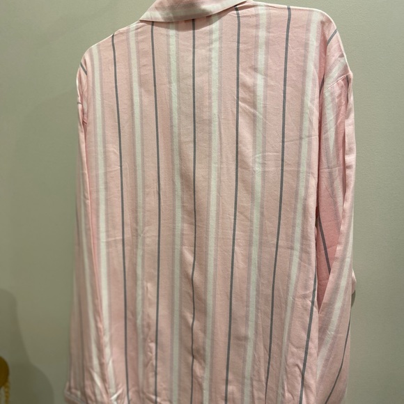 VS Button Up, Pink, Gray & White stripe, long sleeve PJ top, sz Large - Picture 6 of 6